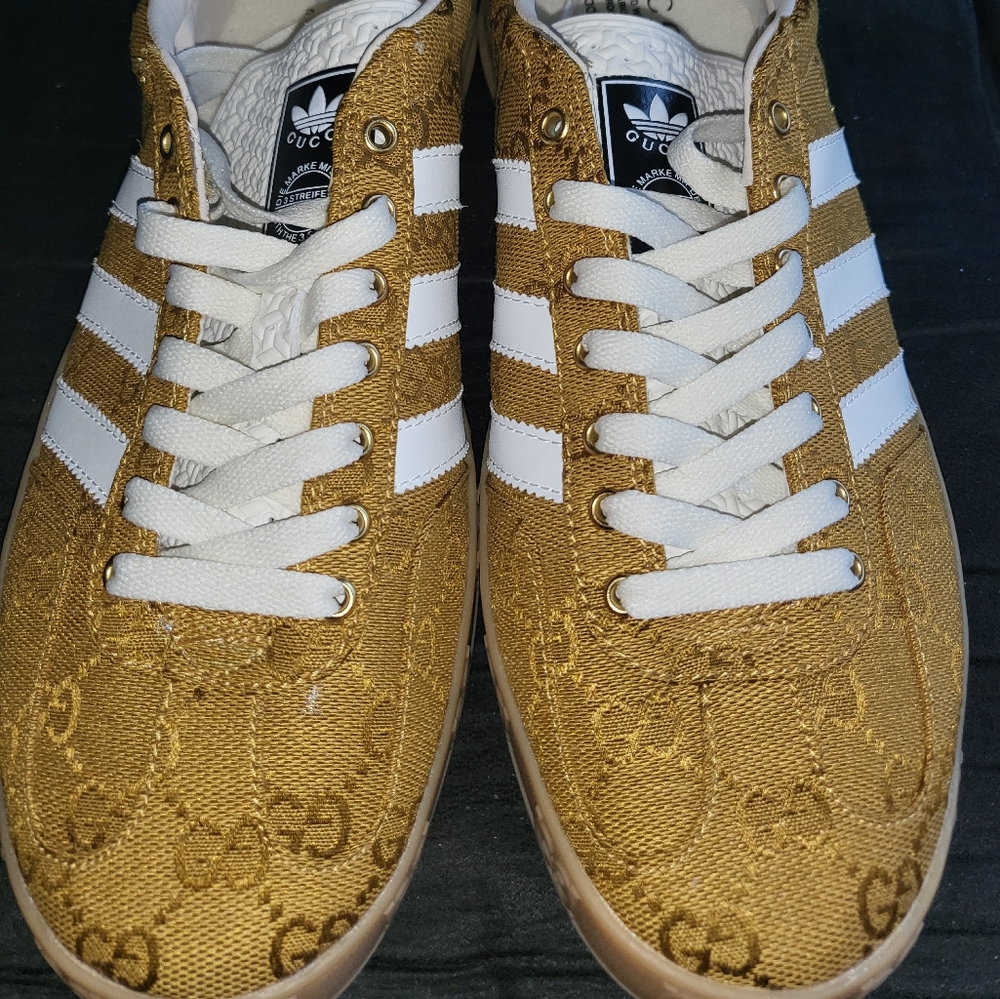 Adidas size 11 men Tan